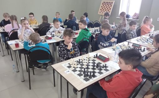 В Саратове проходят шахматные турниры, посвященные 90-летию со дня рождения Юрия Гагарина